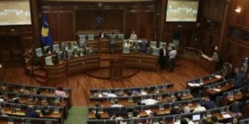 Kosova dhe Shqipëria mbajnë seancë të përbashkët parlamentare