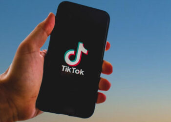 1.5 milionë përdorues të TikTok-ut, çfarë po ndjekin të rinjtë shqiptarë?