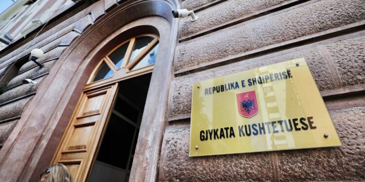 Kodi Zgjedhor nuk ndryshon/ Gjykata Kushtetuese rrëzon kërkesën e partive të vogla