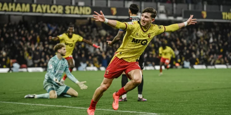 Shqipëria nuk e ka ftuar kurrë, Rocco Vata bën heroin në Angli