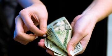 Çmimet e larta, pagat dhe pensionet e ulëta, tre shqetësimet më të mëdha të shqiptarëve!