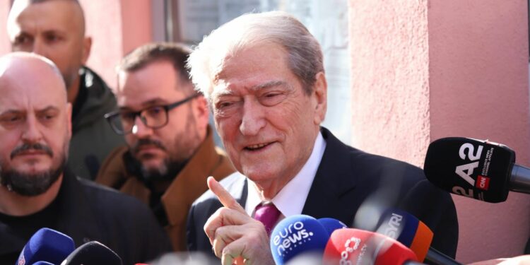 Dy herë në muaj para drejtësisë/ Pas vendimit, Berisha paraqitet në SPAK