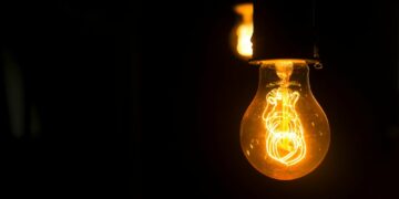 Çmimi i energjisë ulet nga 1 shkurti/ Vendimi do të prekë vetëm familjarët