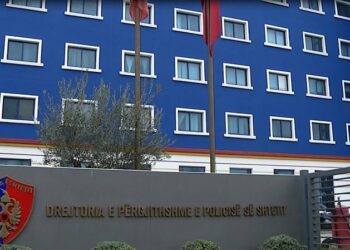 Miratohet akti/ Qeveria shpërblen me tre paga policët