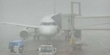 Moti i keq në Shqipëri, kreu i aviacionit civil: Nuk ka anulime fluturimesh, por…