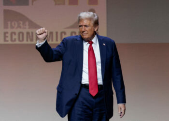 SHBA: Dita e parë e Trump në detyrë me “rekord vendimesh”/ Fjalimi i tij gjate betimit