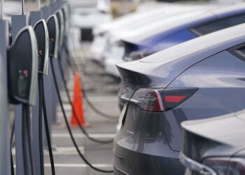 Shtohen automjetet green në Shqipëri/ 40% e makinave të reja janë elektrike