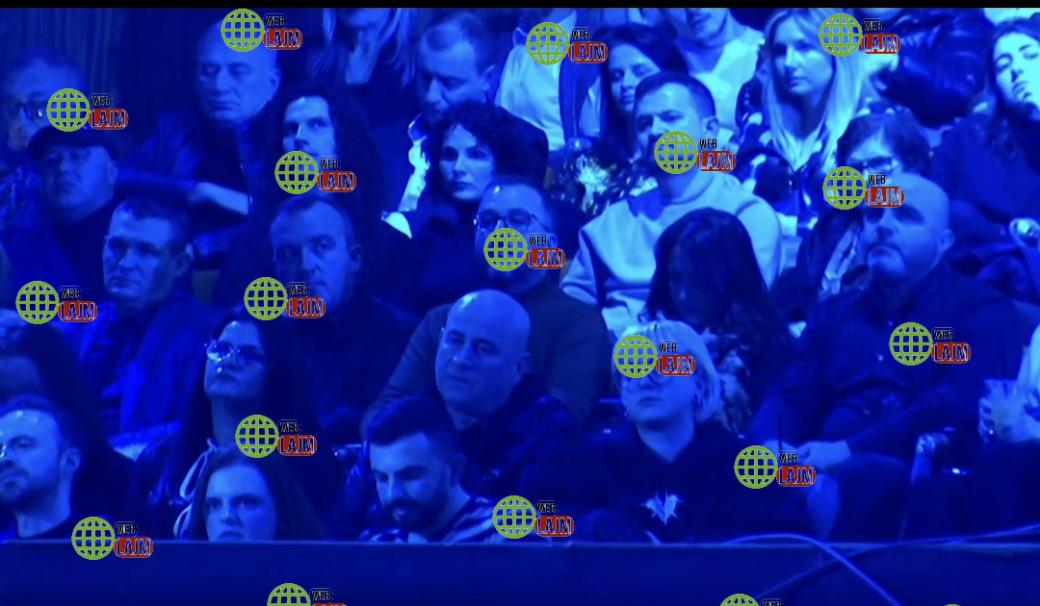 Altin Dumani mes Publikut ndjek Festivalin e RTSH / Paria me ulëse VIP kreu i SPAK blen biletën