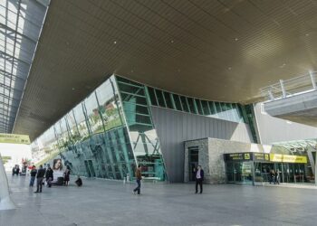 Rinas – Londër, linja më e frekuentuar ajrore/ Shtohen pasagjerët, cilat qytete dominuan udhëtimet ajrore?