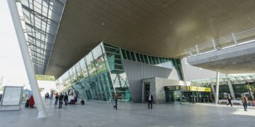 Rinas – Londër, linja më e frekuentuar ajrore/ Shtohen pasagjerët, cilat qytete dominuan udhëtimet ajrore?