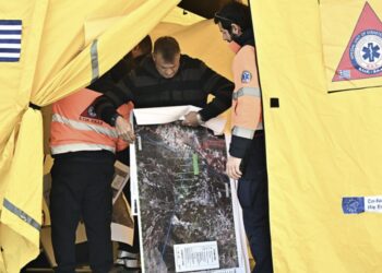 Mbi 200 tërmete në 48 orë në Santorini, dyndje njerëzisht për t’u larguar 