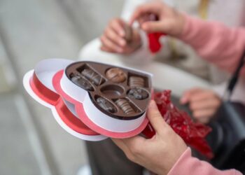 Çokollatat, më të shtrenjta këtë Shën Valentin/ Çmimet janë rritur me 20%, për shkak të kostove të larta të kakaos