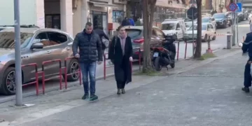 Në zbatim të masës së caktuar nga GJKKO, Ajola Xoxa paraqitet në SPAK