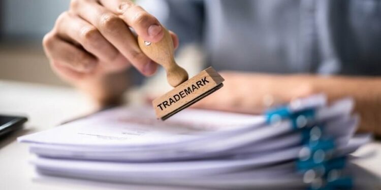 Çfarë do të ndodhë me markat “fake” në Shqipëri?/ Nga konfiskim malli, tek dënim me burg