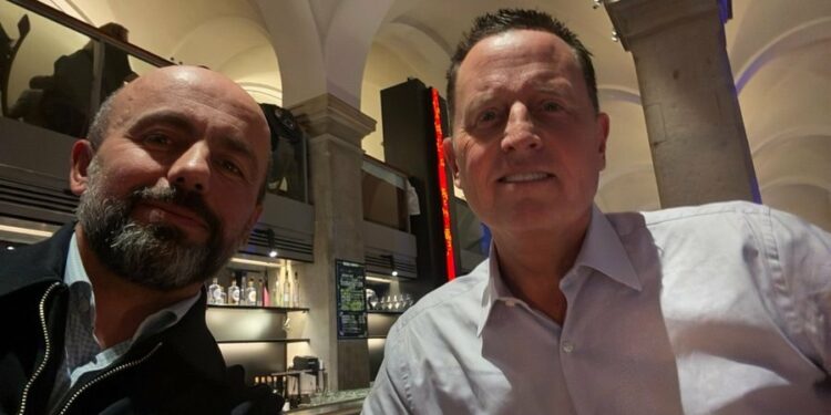 Biznesmeni Shqiptar Allajbeu takim me Grenell / FOTO