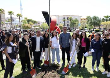 Veliaj i përgjigjet SPAK: Skam qenë tek vila por në fushatë në Rrogozhinë e Kavajë