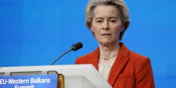Von der Leyen njofton planin “Riarmatimi i Evropës”