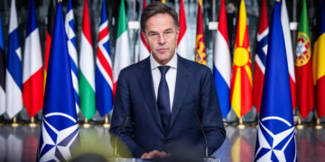 Shefi i NATO-s vizitë “blic” në Prishtinë