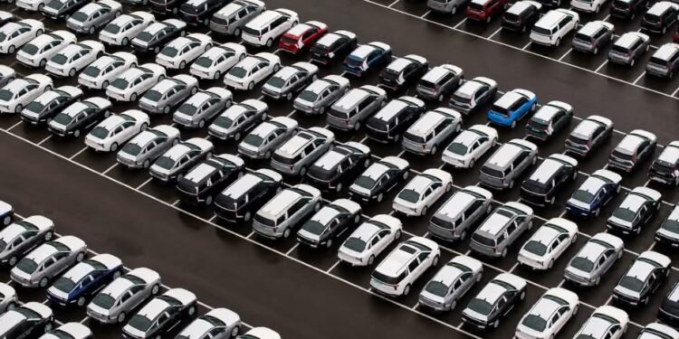 Trump njofton tarifa 25% për makinat që nuk prodhohen në SHBA / BE: Lajm i keq për konsumatorët