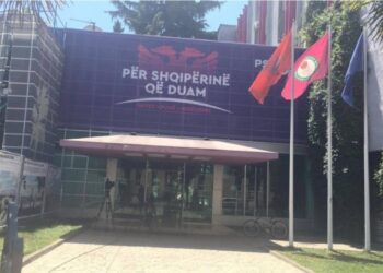 Lista me kandidatët e PS/ Kush mbeti jashtë dhe kush e ka vendin e sigurt