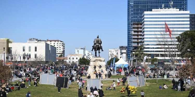 Më pak se 10 orë punë në javë… Ndodh në Shqipëri