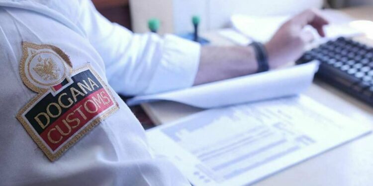 SKANDALI / DOGANA SHQIPTARE PJESË E GRUPIT KRIMINAL / Gruaja e Deputetit pjesë e evazionit 42 mil euro