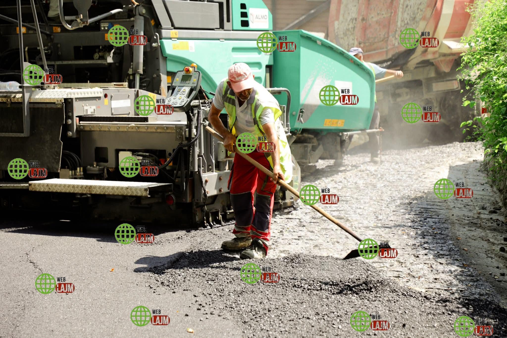 SKANDALI / Bashkia Korçë zhduk kalldrëmet e Dardhës. I shtron me asfalt