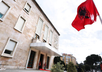 Një nga 17 Ministrat e Qeverisë Rama në hetim nga SPAK / Dokumenti