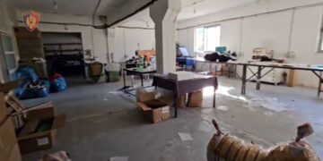 Shqiptarët Adidas, Nike, D&G False / Policia zbulon fasonerin “5 yje”. PAMJET