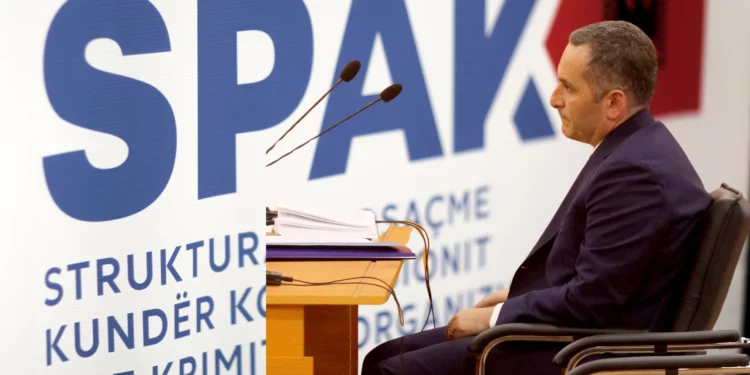 Pas tre vite betejë me SPAK / Ish gjyqtari i Lartë fiton Pafajsi