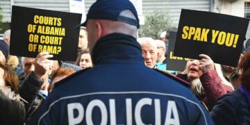 “The Economist”:  SPAK institucioni më i besueshëm në shqipëri. Politikës i prishet humori