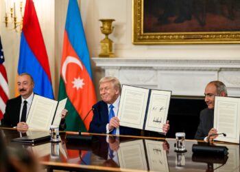 Azerët dhe Armenët firmosin Paqen në zyrën e Donald Trump