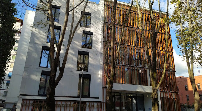 Apeli Administrativ drejt kolapsit / Mbi 24 mijë procese të mbartura – në 4 muaj u shtuan 1 377 dosje të reja