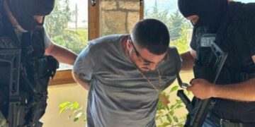 Me 25 mijë euro / 4 ushtarë dhe pistoletë për qitje. Si u kap “Pole Qorri”, Pamjet