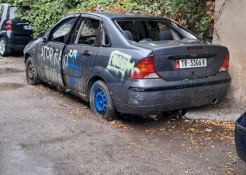 Makina të braktisura,  Policia Bashkiake aksionin masiv në Tiranë / FOTO