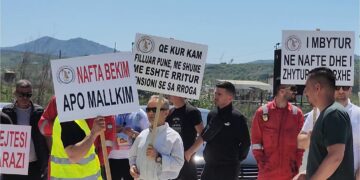 Naftëtarët nisin protestat para BANKERS / A do ti transmetojë media, apo do hesht kundrejt parave?