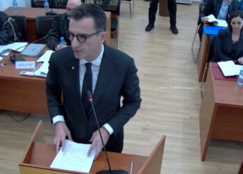 Ndiq Live seancën Veliaj: Kjo seancë historike, jo gjykim për një vend pune