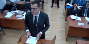 Ndiq Live seancën Veliaj: Kjo seancë historike, jo një vend pune