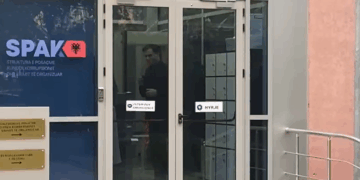 Rishfaqet pas 6 muajsh Lulzim Basha / Në SPAK për 21 Janarin. PAMJET