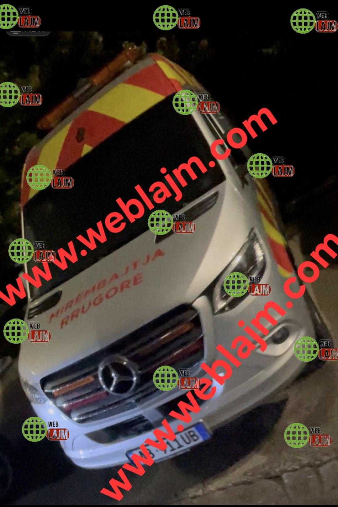 Ekskluzive / Si i kamufluan trafikantët armët në furgon me logo Mirëmbajtie Rrugore. PAMJET