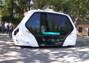 Transporti publik drejt autobuzëve pa shofer – risia nga Spanja