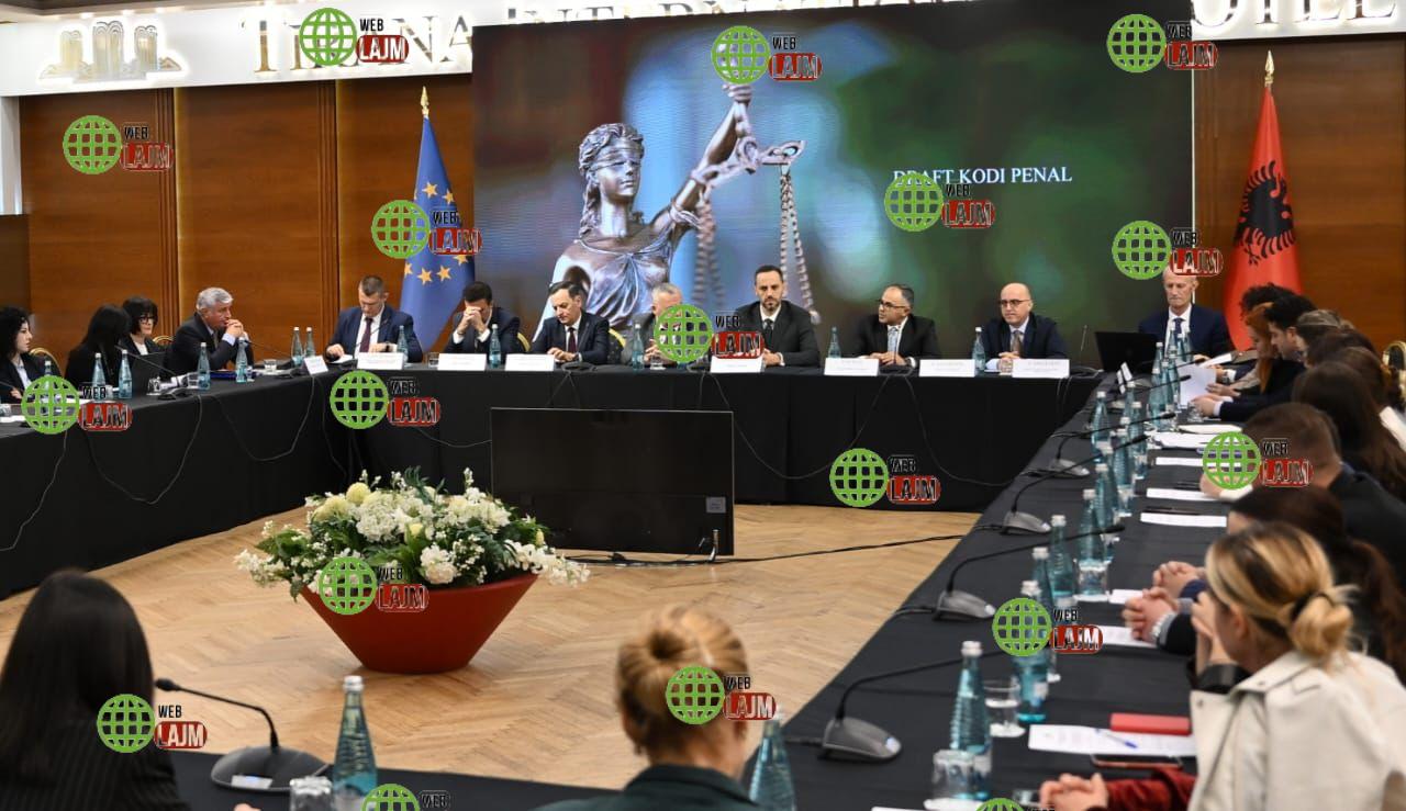 Kodi i Ri me 900 nene / Delegacioni i BE: Pezullojeni! Konsultohuni me Grupet e Interesit